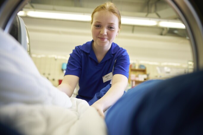 Lernende Fachfrau Hotellerie-Hauswirtschaft / Lernender Fachmann Hotellerie-Hauswirtschaft EFZ, 1. Bild